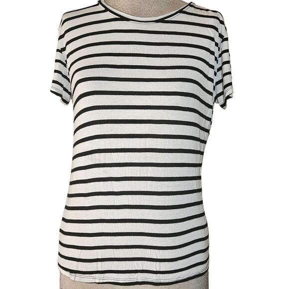 White and Black Striped Short Sleeve Top Size XL - Picture 1 of 4
